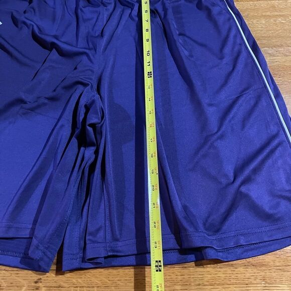 Under Armour Mens Shorts XXL in Purple NWOT - Picture 4 of 9